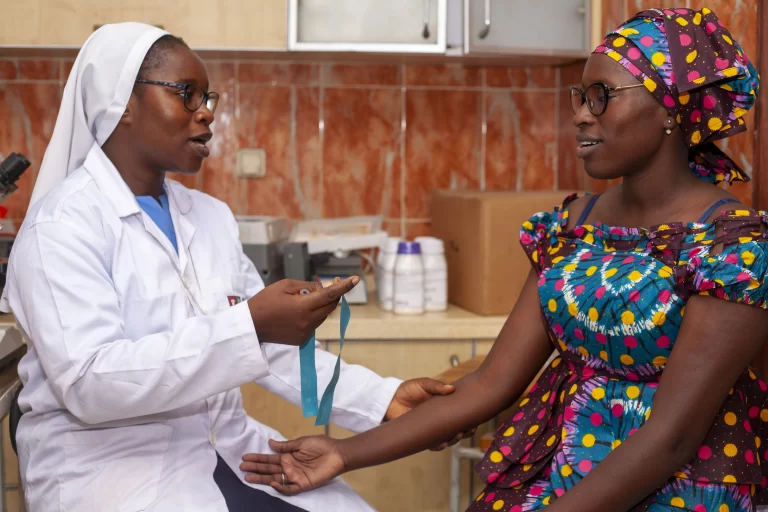 Mise en situation de soin avec une patiente à IPAF Santé